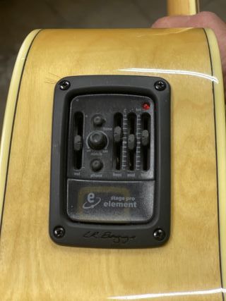 Guitarra Alvarez J80CE Jumbo + funda rígida