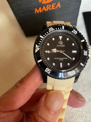 Reloj Marea blanco deportivo.