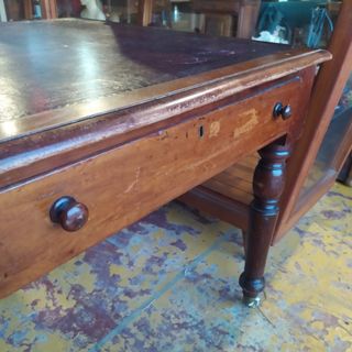 ANTIGUA MESA DE MADERA