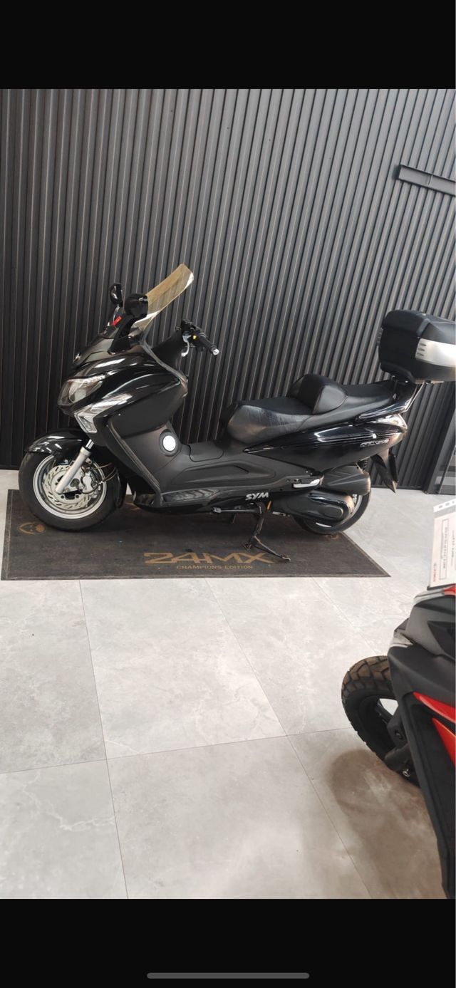 Sym 300 i mas baul shad