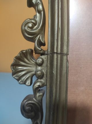 Marco de madera muy antiguo