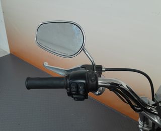 HARLEY DAVIDSON Sportster 883 Superlow