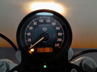 HARLEY DAVIDSON Sportster 883 Superlow