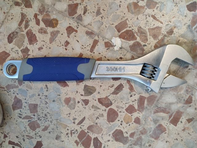 Llave inglesa grande
