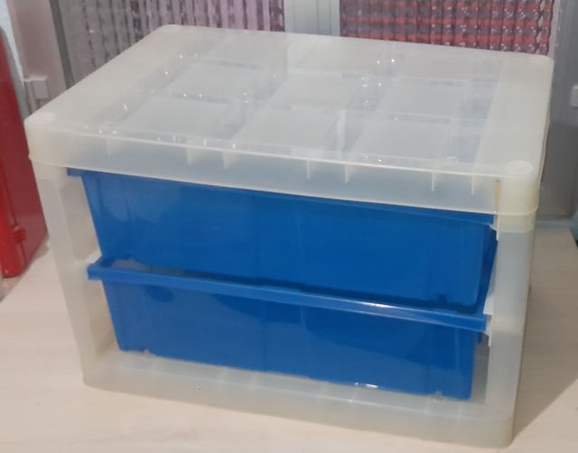 Cajoneras grandes con 2 cajones azules