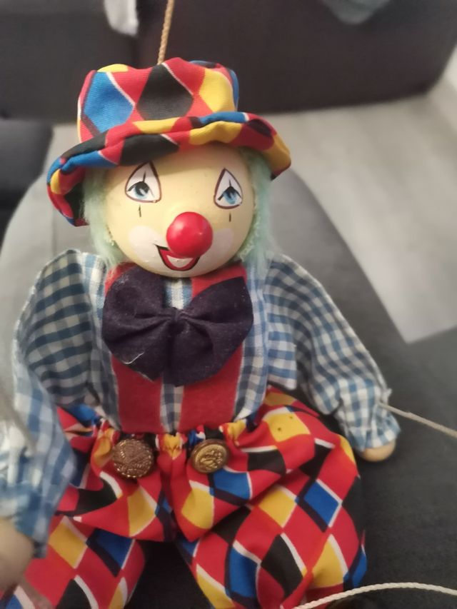 Marioneta madera payaso.