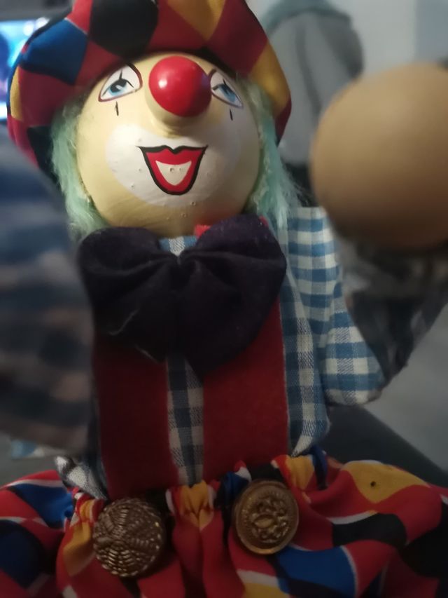 Marioneta madera payaso.