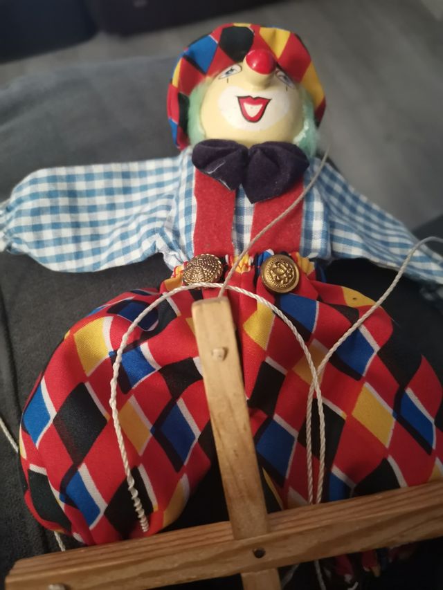 Marioneta madera payaso.