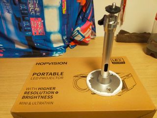 Proyector HOTVISION T21 Con soporte de techo