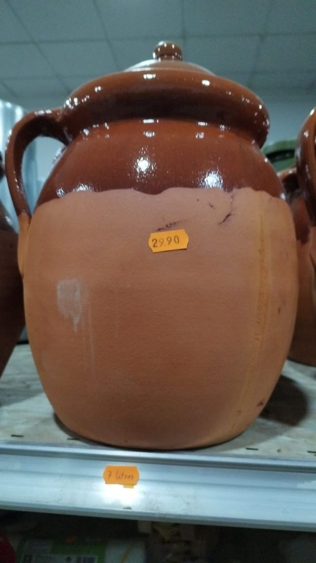 Puchero de barro artesanal