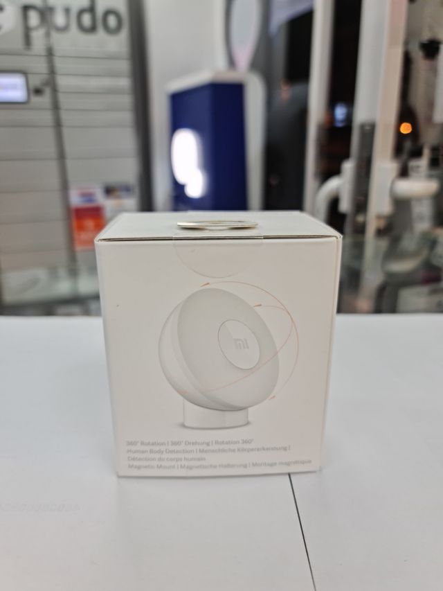 MI MOTION-ACTIVATED NIGHT LIGHT 2