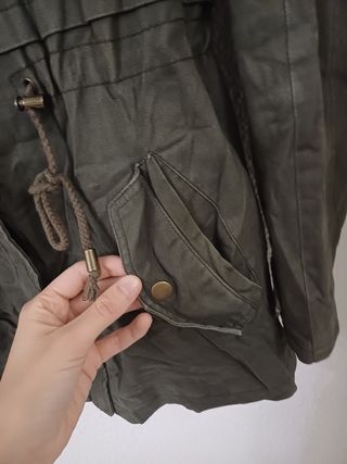 Parka verde stradivarius 