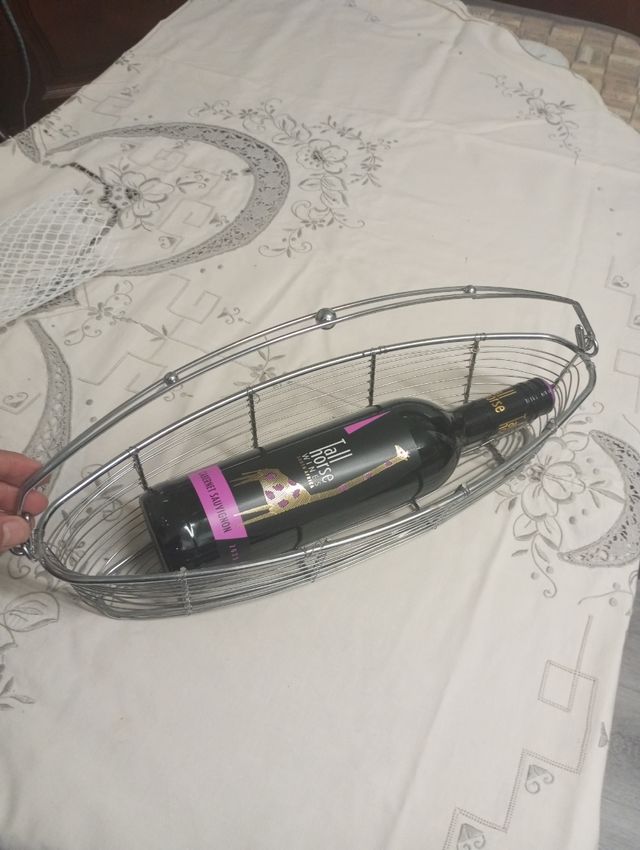 Porta botellas metálico