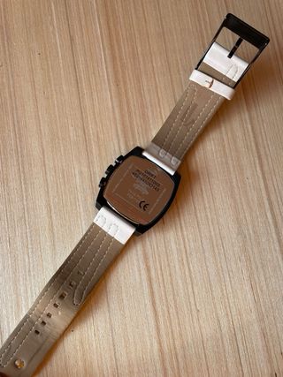 Reloj puma cuadrado
