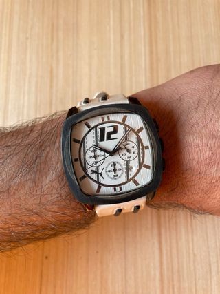 Reloj puma cuadrado