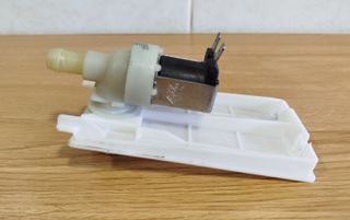 Electroválvula entrada agua lavavajillas Bosch