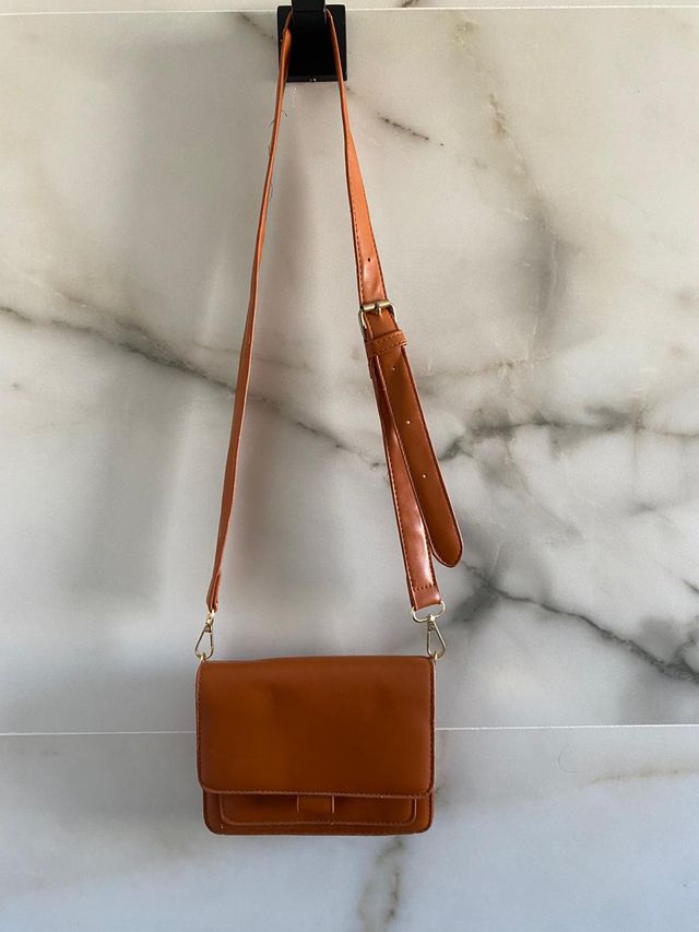 Bolso bandolera de piel sintética