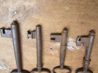 Llaves antiguas s. XIX - XX, 4 piezas.