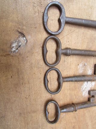 Llaves antiguas s. XIX - XX, 4 piezas.