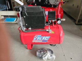 Compresor 2cv 24 litros marca fiat