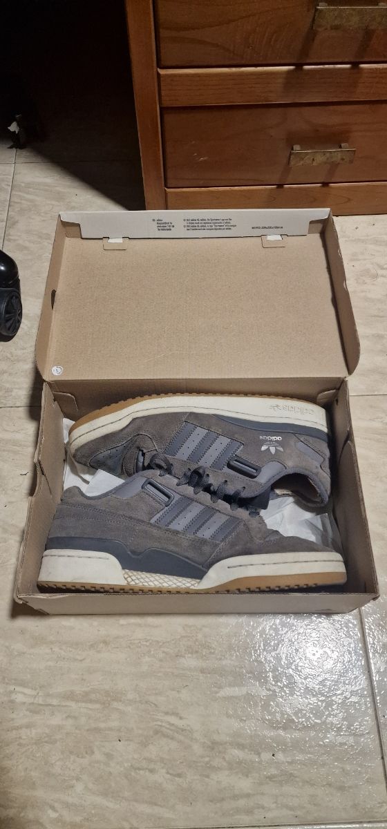 Adidas forum grises Talla 44.5