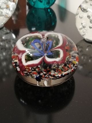 Antiguo pisapapeles ó bola de cristal de Murano