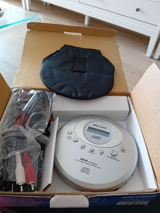 REPRODUCTOR DE CD PORTÁTIL