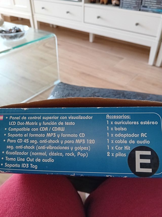 REPRODUCTOR DE CD PORTÁTIL