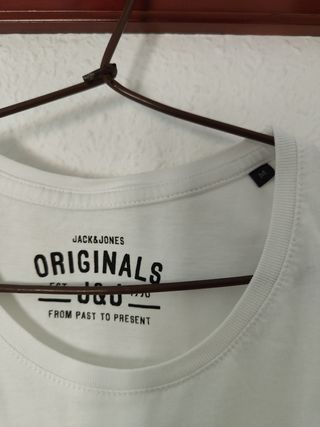 Camiseta Jack £ Jones. Talla M
