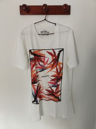 Camiseta Jack £ Jones. Talla M