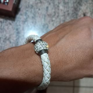 Bracciale similpelle con brillanti