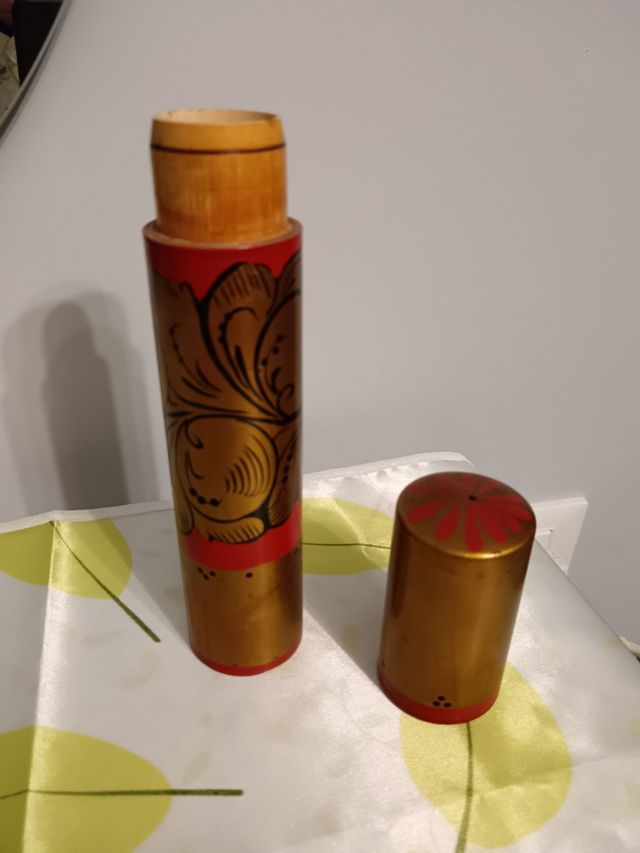 Souvenir russo portapenne in legno