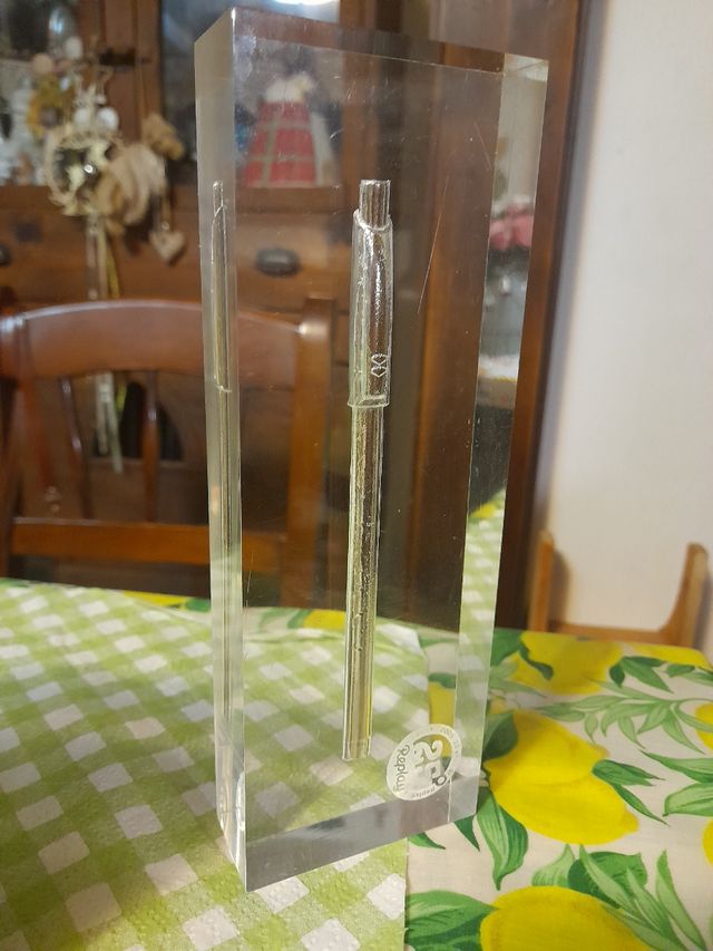 Replay fermacarte  inclusione penna in plexiglas