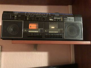 Radio cassete antiguo