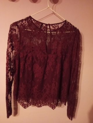 Blusa de fiesta en granate