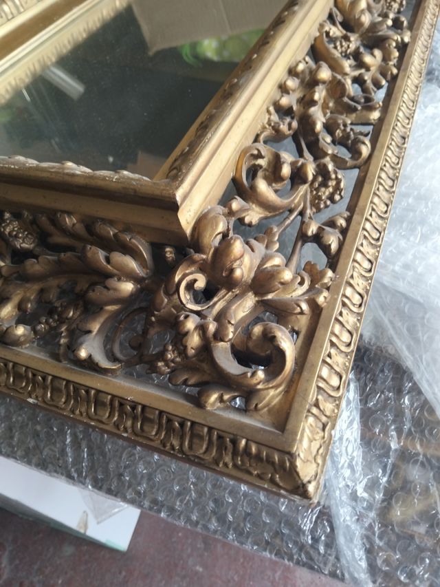 Espejo de pan de oro isabelino