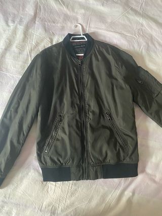 Chaqueta bomber caqui acolchada Zara Man