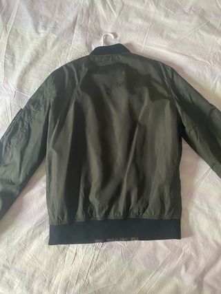 Chaqueta bomber caqui acolchada Zara Man