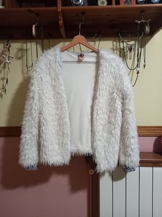 Chaqueta efecto pelo chica 