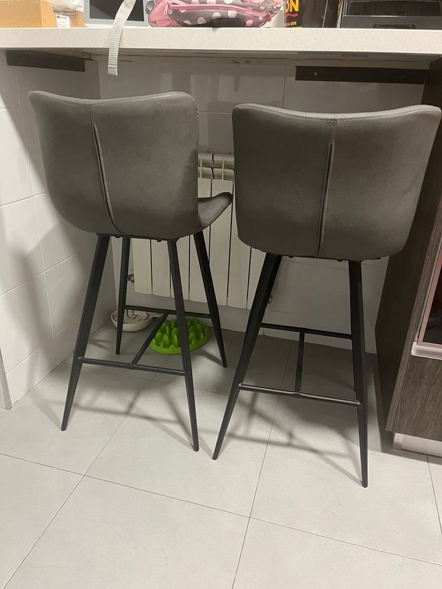 Lote dos taburetes altos