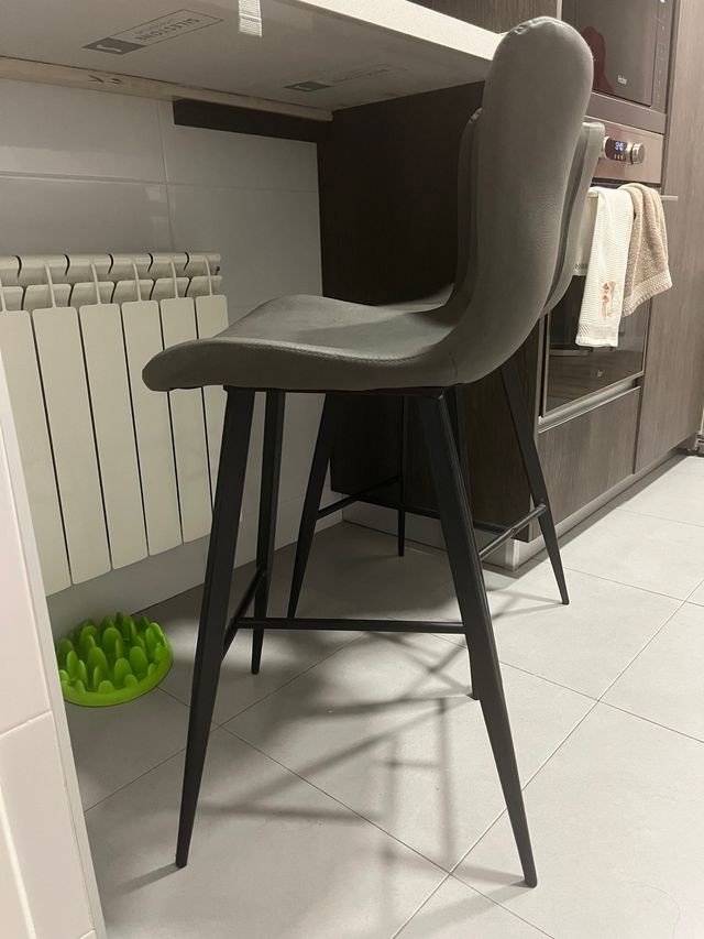 Lote dos taburetes altos