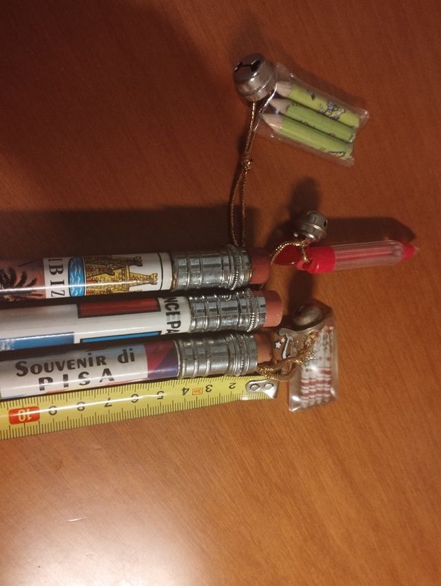 3 Lápiz gigante souvenir París Ibiza y Pisa