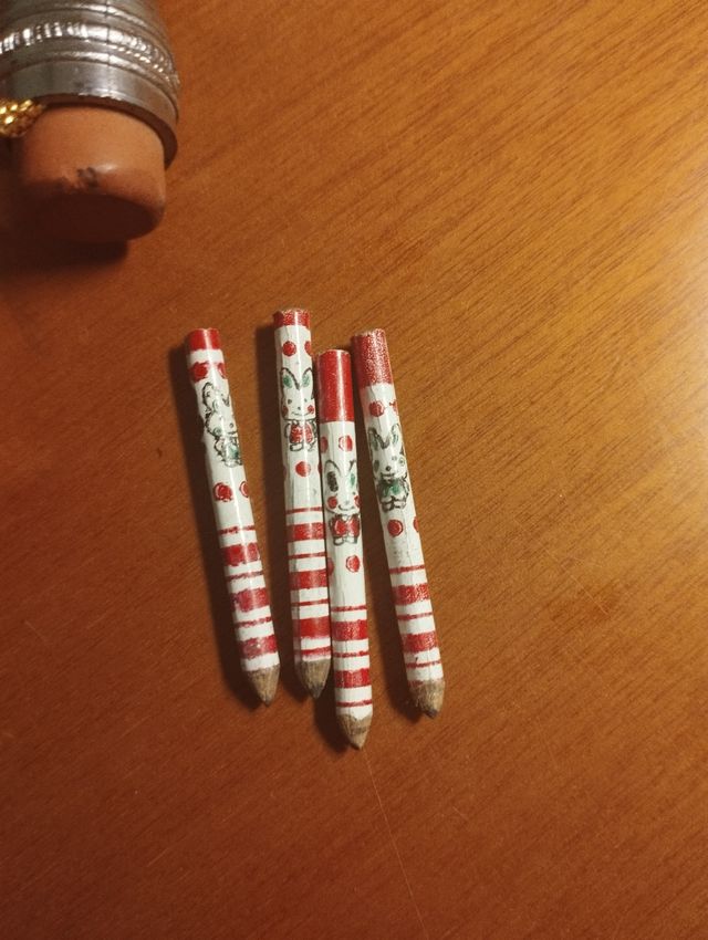 3 Lápiz gigante souvenir París Ibiza y Pisa