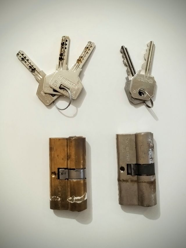 2 BOMBINES/CERRADURA