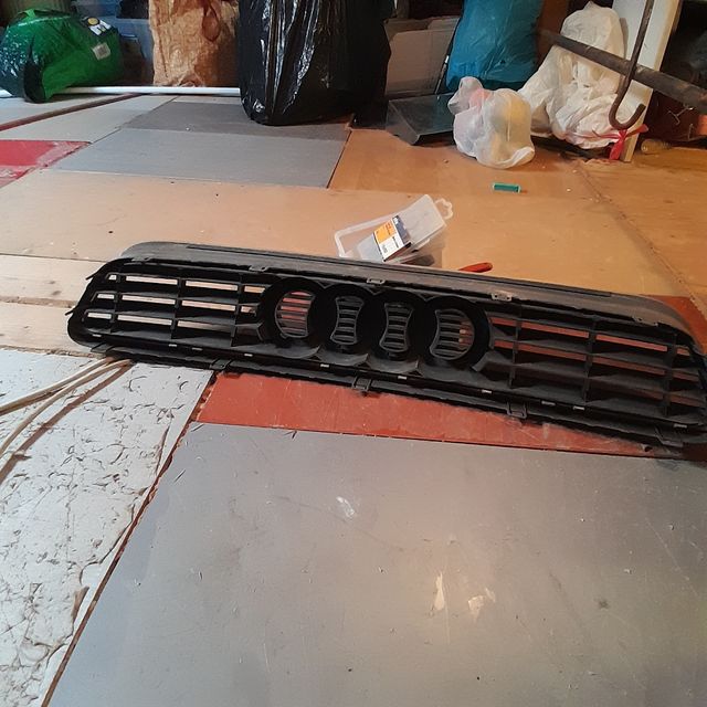 Parrilla audi a3
