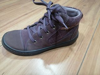 Botas de niña ligeras de viaje talla 28