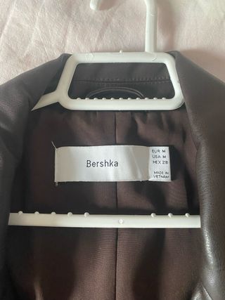 Americana cuero marrón chocolate Bershka
