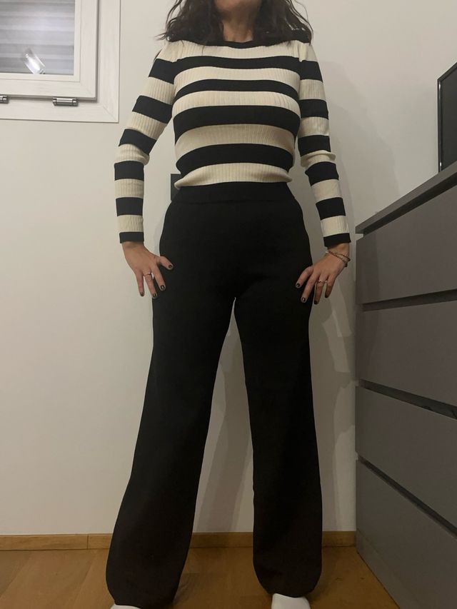 Pantalone con motivi traforati