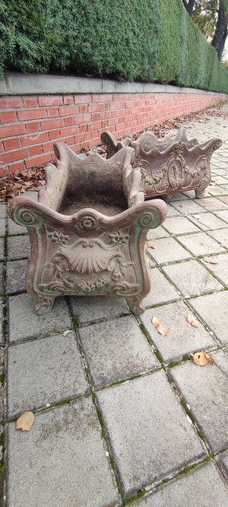 2 maceteros franceses