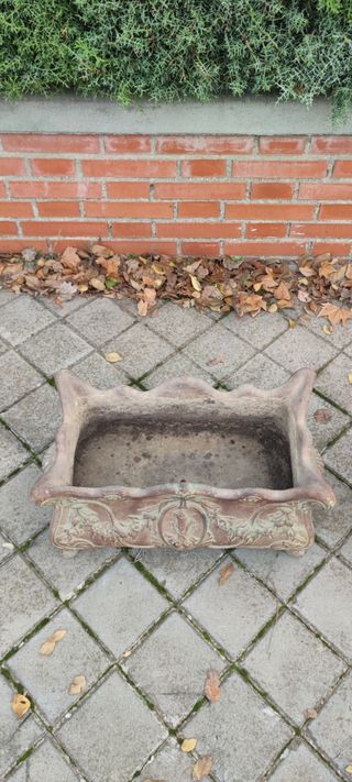 2 maceteros franceses